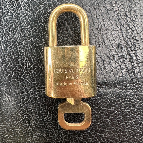 #321 Authentic Louis Vuitton Vintage Padlock Lock
& Key Set Brass 300 Series - Picture 2 of 2